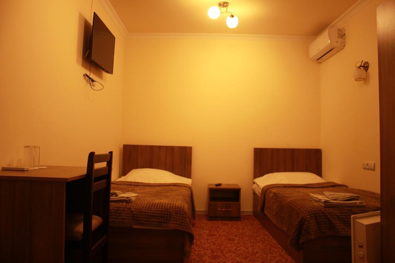 Hotel International Yerevan Exterior foto